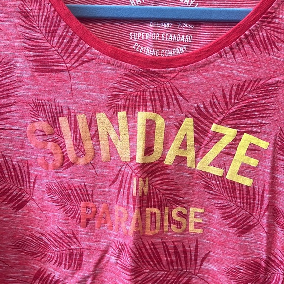 Red tank top - Picture 4 of 6